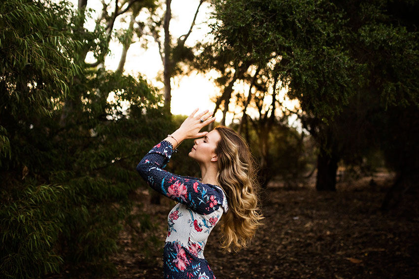 amelia-harvey-yoga-pose-in-forest